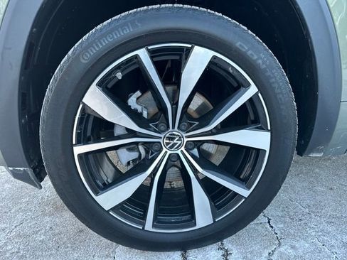 Used 2025 Volkswagen Atlas Cross Sport SEL Premium R-Line image 11