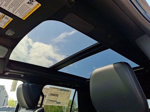 New 2026 Ford Expedition Max Platinum AWD/4WD image 11