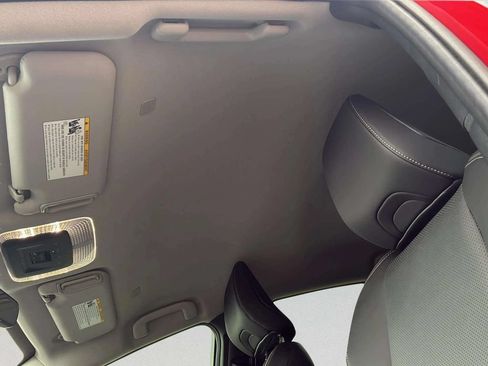 Used 2024 Toyota Prius XLE FWD image 21