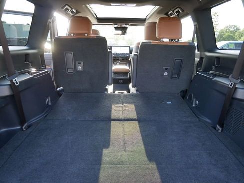 Used 2024 Lexus GX 550 w/ Cold Area Package AWD/4WD image 12