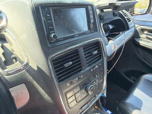 Used 2017 Dodge Grand Caravan GT FWD image 5