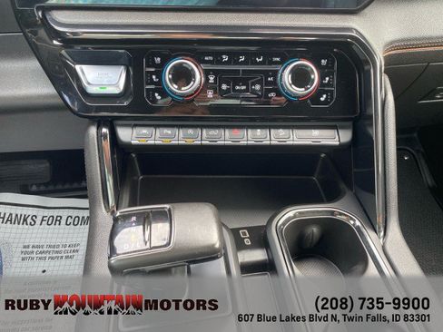 Used 2022 GMC Sierra 1500 AT4 w/ AT4 Premium Package AWD/4WD image 19