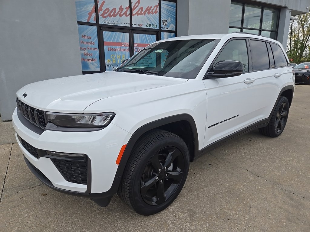 New 2026 Jeep Grand Cherokee Limited w/ Limited Altitude Package AWD/4WD image 3