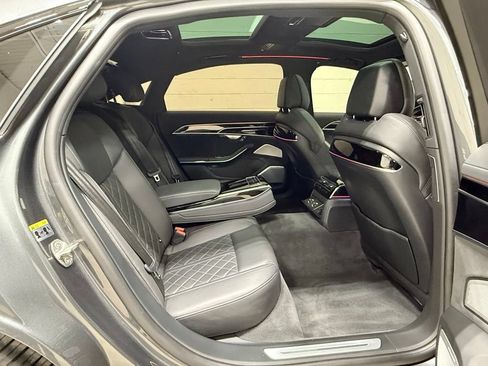 Used 2023 Audi S8 AWD/4WD image 43