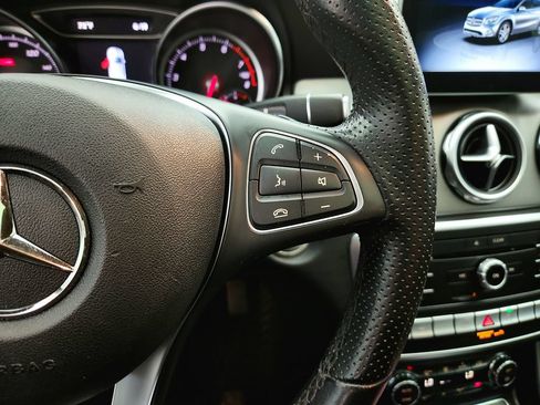 Used 2020 Mercedes-Benz GLA 250 4MATIC w/ Premium Package image 22