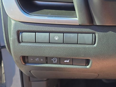 Used 2026 Nissan Rogue SV w/ SV Premium Package image 24