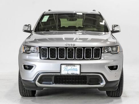 Used 2018 Jeep Grand Cherokee Limited AWD/4WD image 5