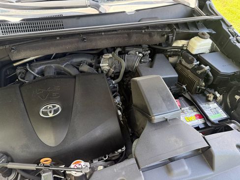 Used 2019 Toyota Highlander XLE FWD image 46