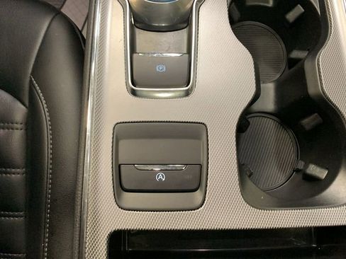 Certified 2022 Ford Edge SEL w/ Convenience Package image 46