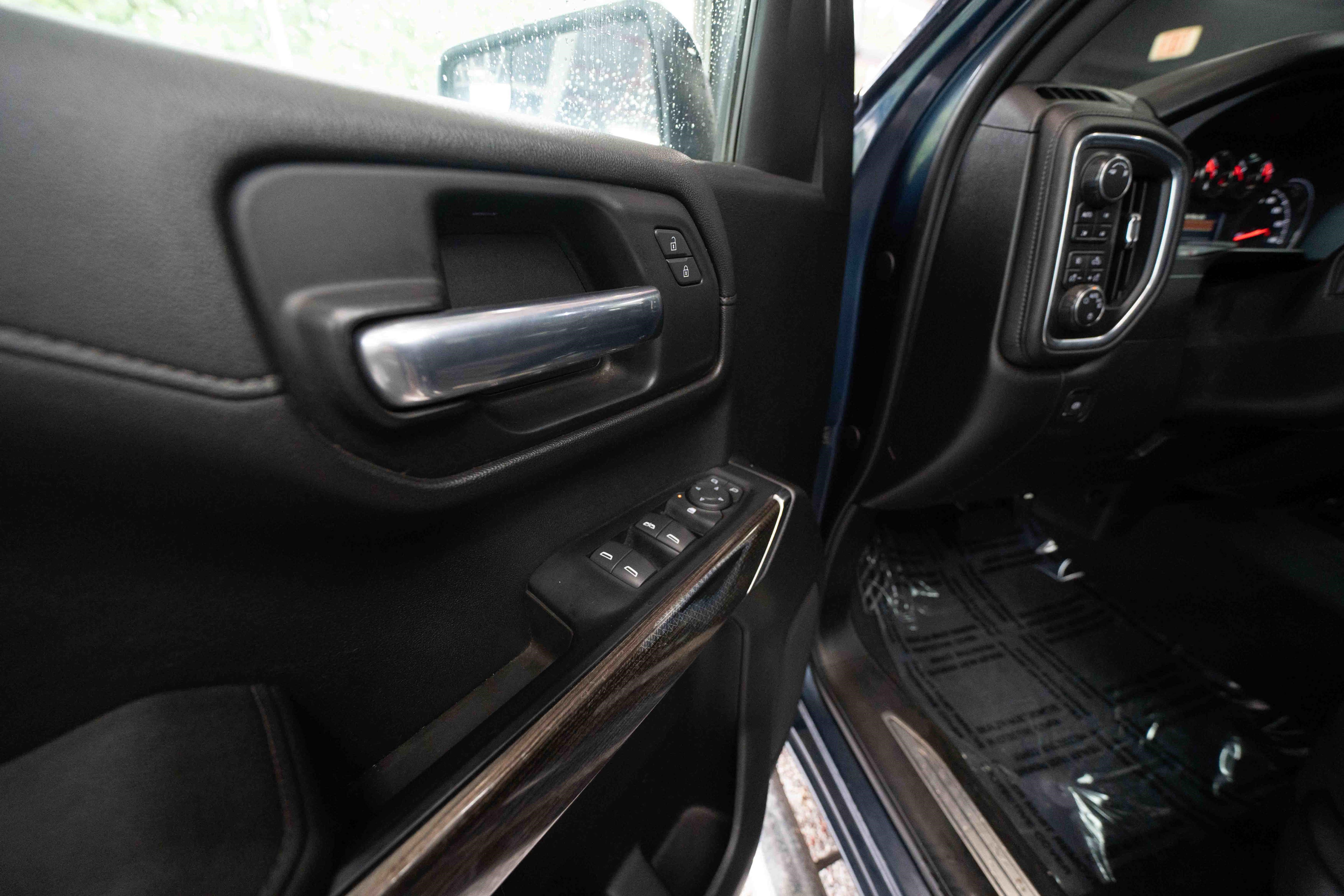 Used 2019 Chevrolet Silverado 1500 RST w/ All-Star Edition AWD/4WD image 7