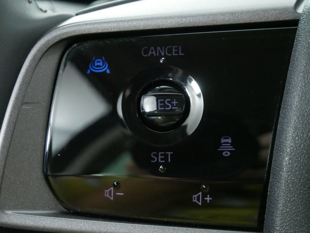 Used 2025 Nissan Murano SL AWD/4WD image 25