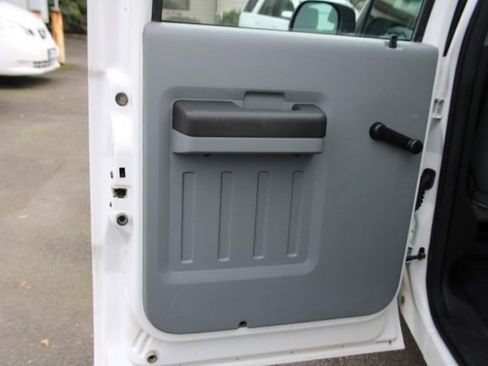 Used 2012 Ford F250 XL w/ Skid Plate Pkg image 24