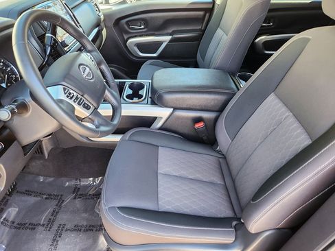 Used 2024 Nissan Titan SV w/ SV Convenience Package image 10