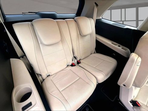 Used 2021 Mercedes-Benz GLS 450 4MATIC image 28