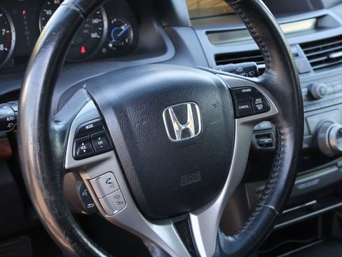 Used 2010 Honda Crosstour EX-L image 17