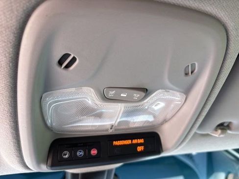 Used 2017 Chevrolet Bolt LT image 28