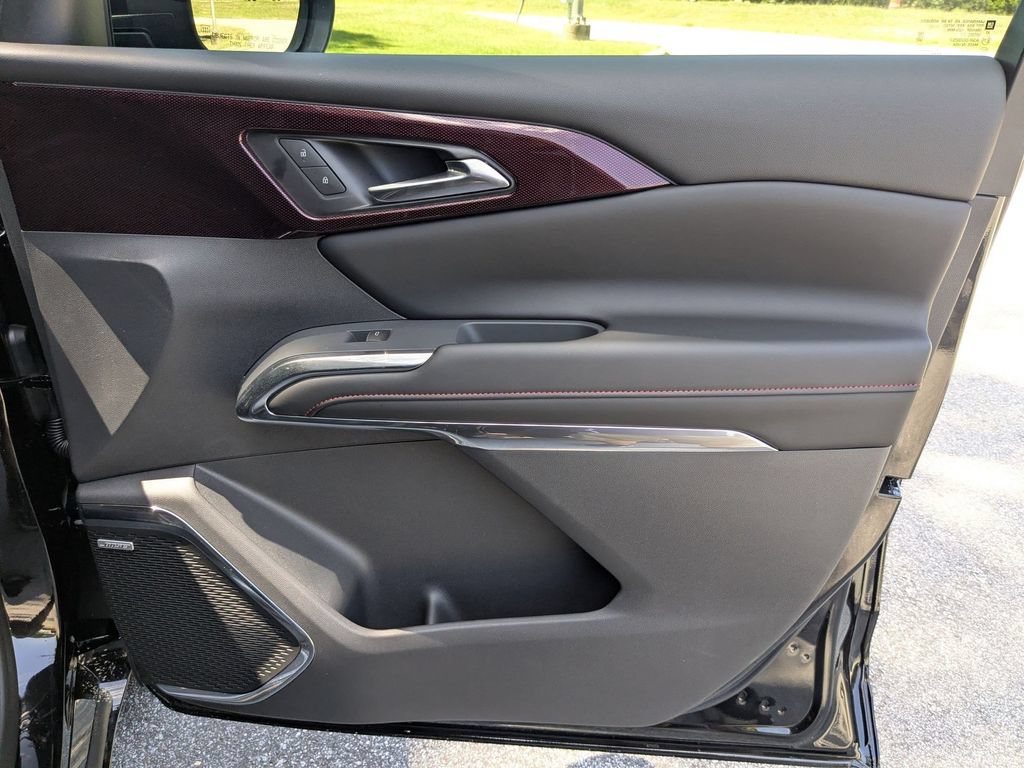 New 2027 Chevrolet Traverse RS FWD image 34