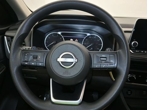 Used 2024 Nissan Rogue S FWD image 13