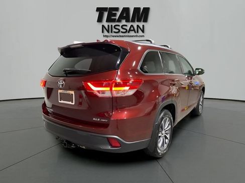 Used 2018 Toyota Highlander XLE AWD/4WD image 7