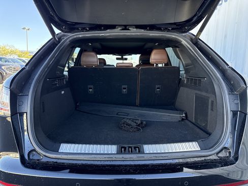 Used 2022 Lincoln Nautilus Reserve w/ Equipment Group 201A image 12