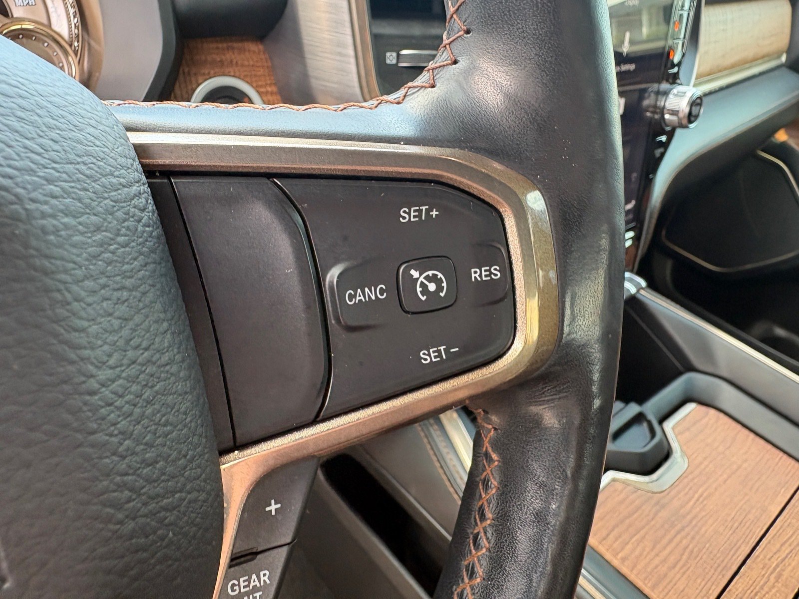 Used 2019 RAM 1500 Limited AWD/4WD image 19