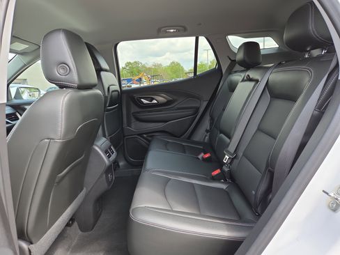 Used 2024 GMC Terrain SLT image 11