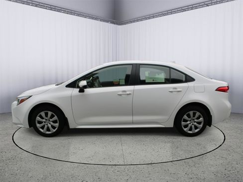 Certified 2024 Toyota Corolla LE image 5