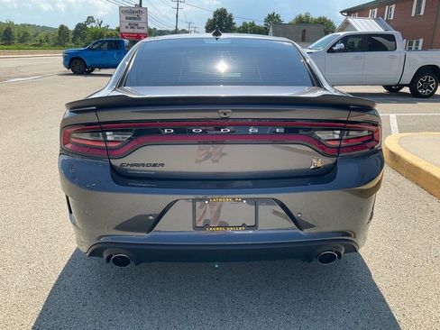 Used 2022 Dodge Charger Scat Pack w/ Dynamics Package image 4