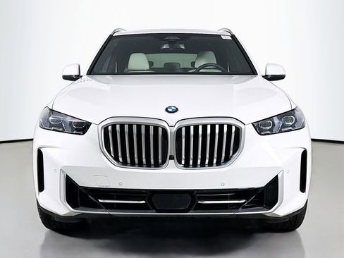 Used 2025 BMW X5 xDrive40i w/ Climate Comfort Package image 2