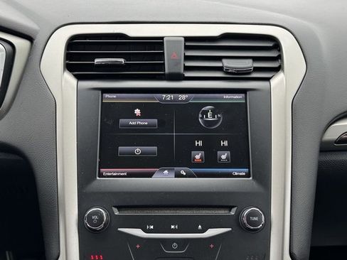 Used 2013 Ford Fusion SE image 3