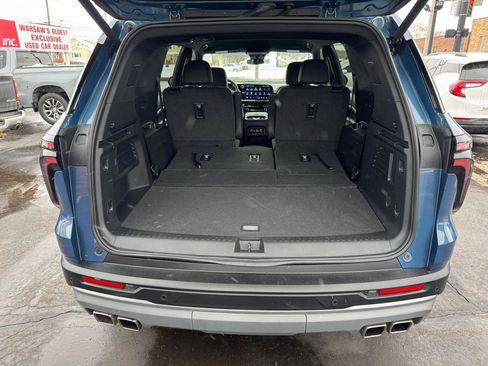 Used 2025 Chevrolet Traverse Z71 w/ Driver Confidence Package image 31