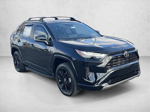 New 2025 Toyota RAV4 SE image 7
