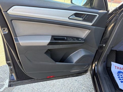 Used 2021 Volkswagen Atlas Cross Sport S image 32