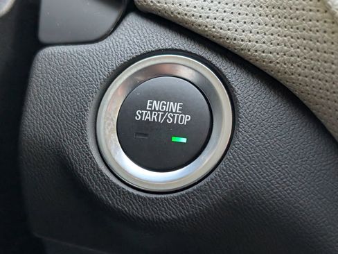 Used 2019 Chevrolet Equinox Premier image 31