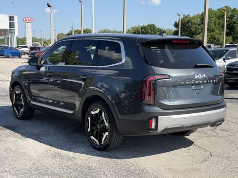 Certified 2024 Kia Telluride EX w/ EX Captain's Chair Package FWD image 7