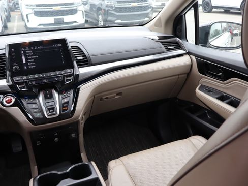 Used 2022 Honda Odyssey Elite image 13
