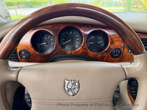 Used 1999 Jaguar XJ8 L RWD image 38