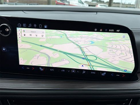 Used 2025 Chevrolet Suburban LT w/ Comfort Package image 29