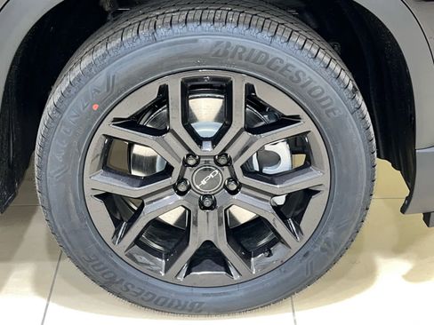 New 2025 Honda Pilot Touring image 5