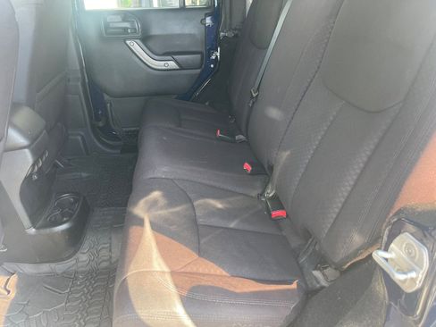 Used 2013 Jeep Wrangler Unlimited Sport image 17