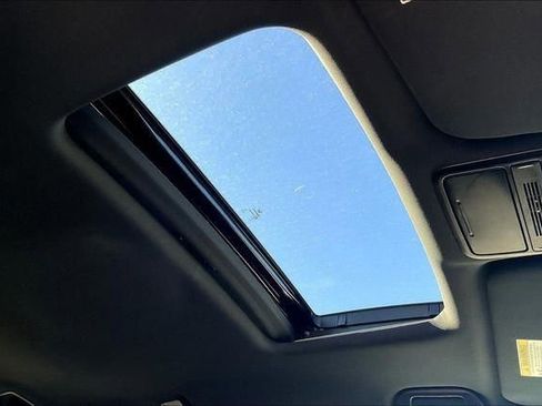 Used 2024 Honda Odyssey Sport image 28