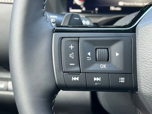 New 2026 Nissan Pathfinder SL AWD/4WD image 18