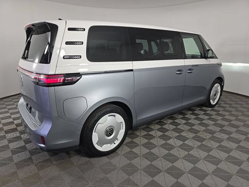 Used 2025 Volkswagen ID. Buzz 1st Edition RWD image 18