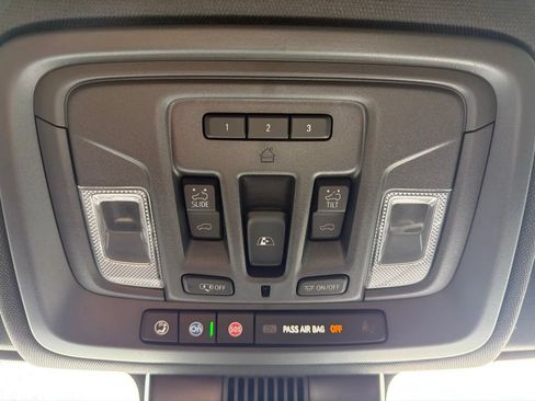 Used 2025 Chevrolet Silverado 1500 High Country w/ High Country Premium Package AWD/4WD image 47