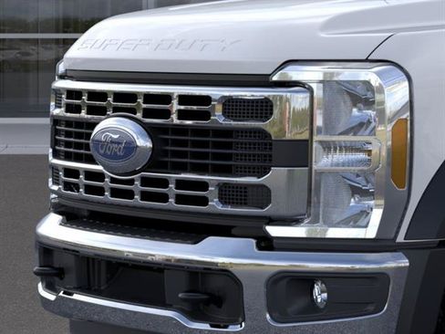 New 2026 Ford F550 4x4 Crew Cab image 17