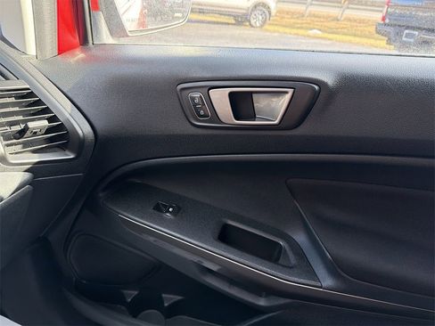 Used 2021 Ford EcoSport SE image 25