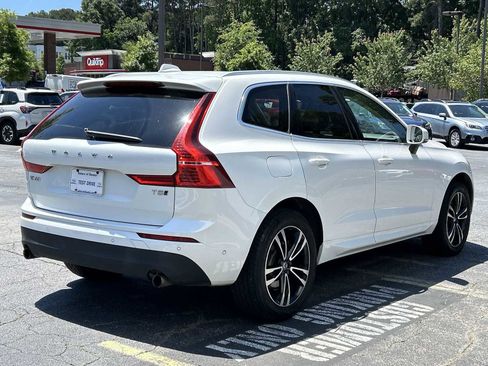 Used 2019 Volvo XC60 T5 Momentum w/ Multimedia Package AWD/4WD image 4