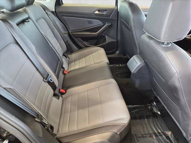 Used 2025 Volkswagen Jetta SE FWD image 24