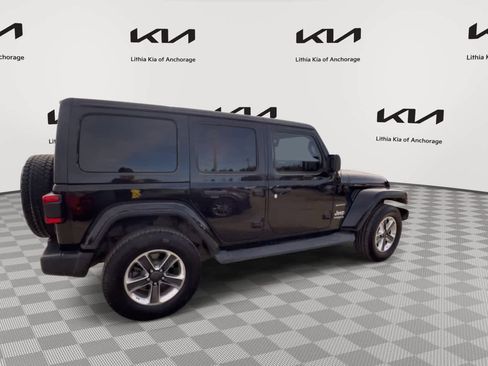 Used 2020 Jeep Wrangler Unlimited Sahara AWD/4WD image 2