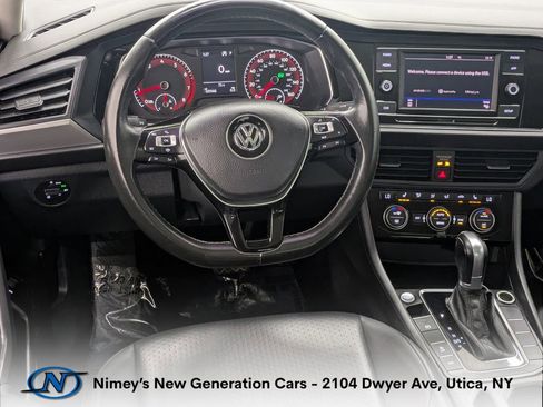 Used 2019 Volkswagen Jetta SE FWD image 4